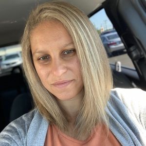 Meet your Posher, Holly